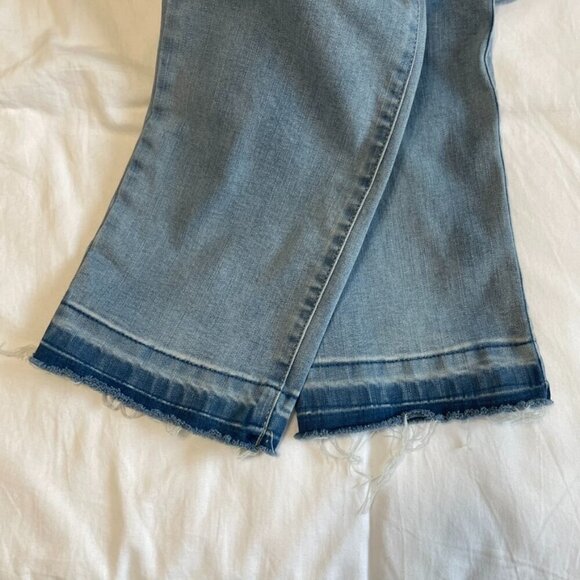 POPSUGAR Medium Wash Straight Leg High Rise Raw Hem Sz 10 W/ Tummy Control - Picture 7 of 8